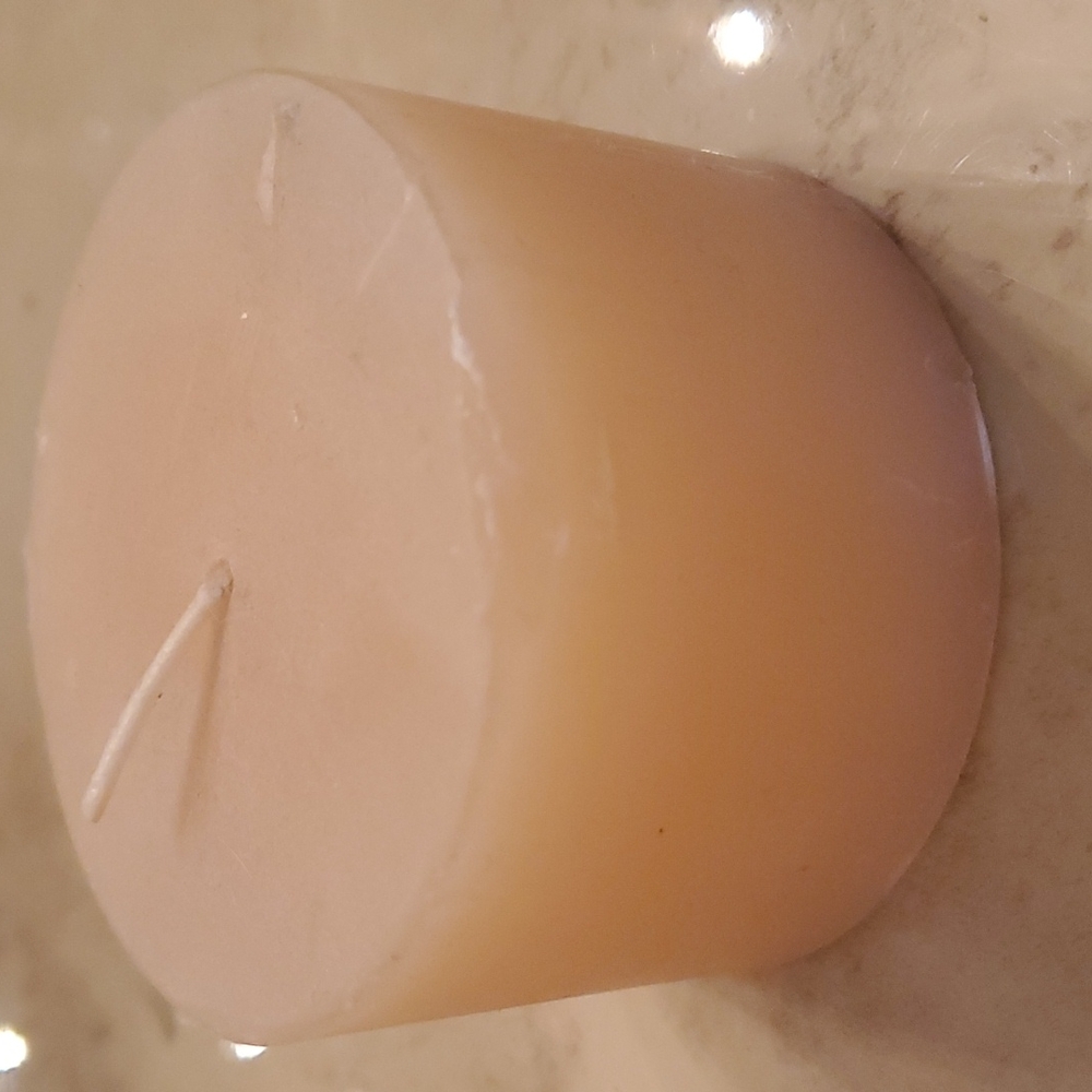 **SALE**Candle - Picture 2 of 2